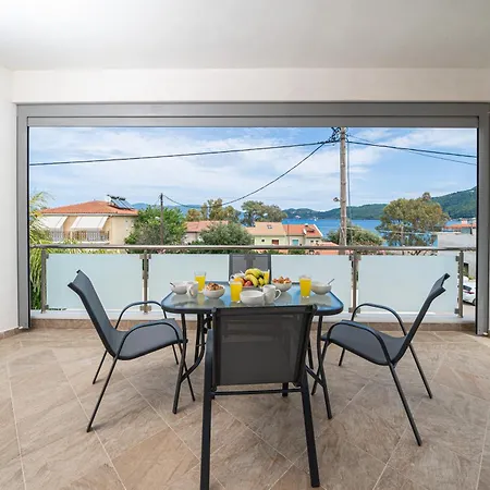 Nicolis Seaside Apartment Karavomylos