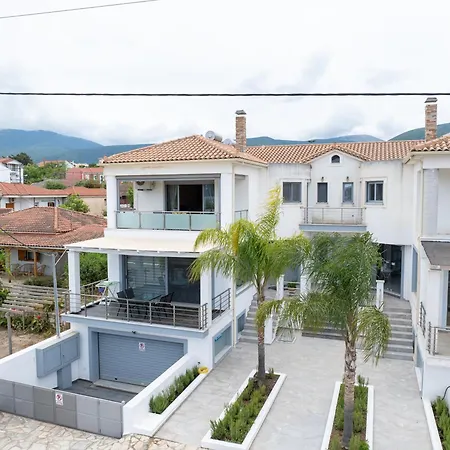 Nicolis Seaside كارافوميلوس