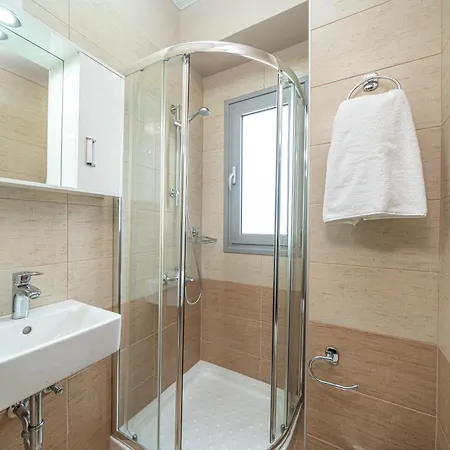 Nicolis Seaside كارافوميلوس