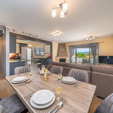 Nicolis Seaside Apartment Karavomylos