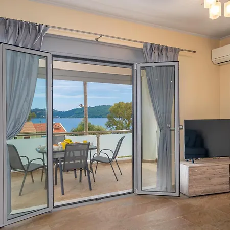 דירה Nicolis Seaside קרבומילוס