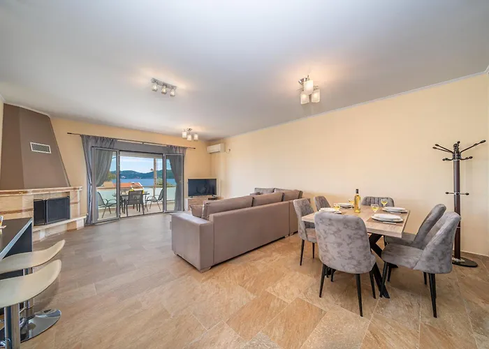 Apartment Nicolis Seaside Karavomylos