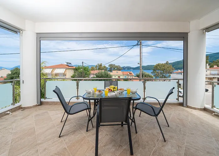 Nicolis Seaside Apartment Karavomylos
