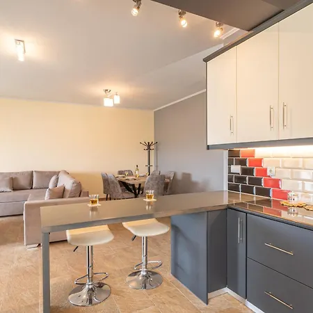 Nicolis Seaside * Karavomylos