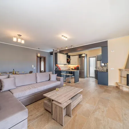 Nicolis Seaside Lägenhet *